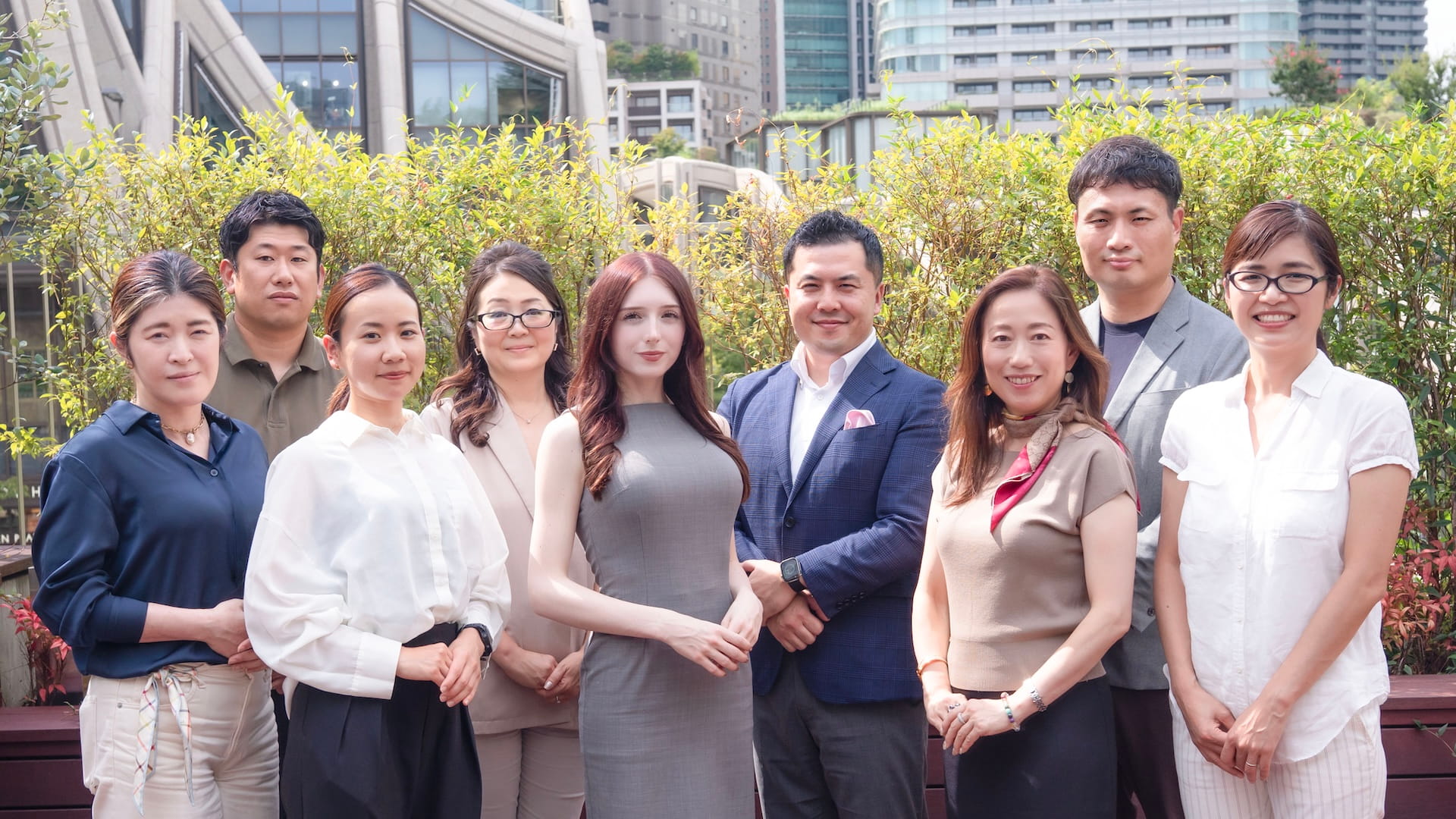 Our experienced specialists in Tokyo's luxury property market provide attentive support in Japanese, English, and Chinese